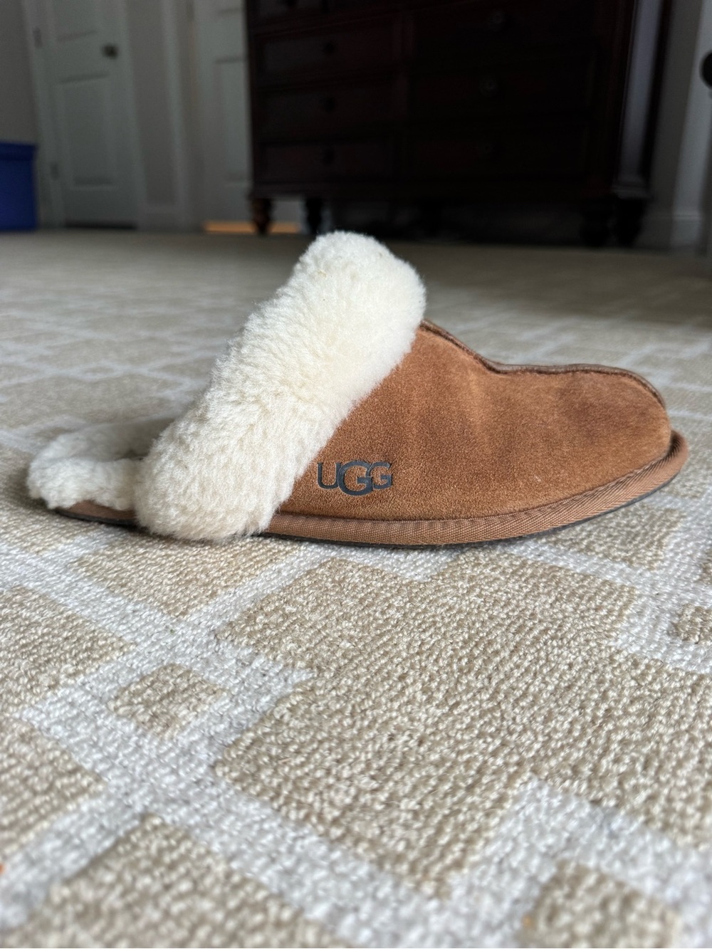 UGG Scuffette II Sheepskin Suede Slippers Chestnut Women’s US 9 - Picture 4 of 12